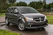 Sedemmiestny minivan Dodge Grand Caravan piatej generácie fotografia 3