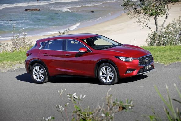 Prémiový hatchback Infiniti Q30