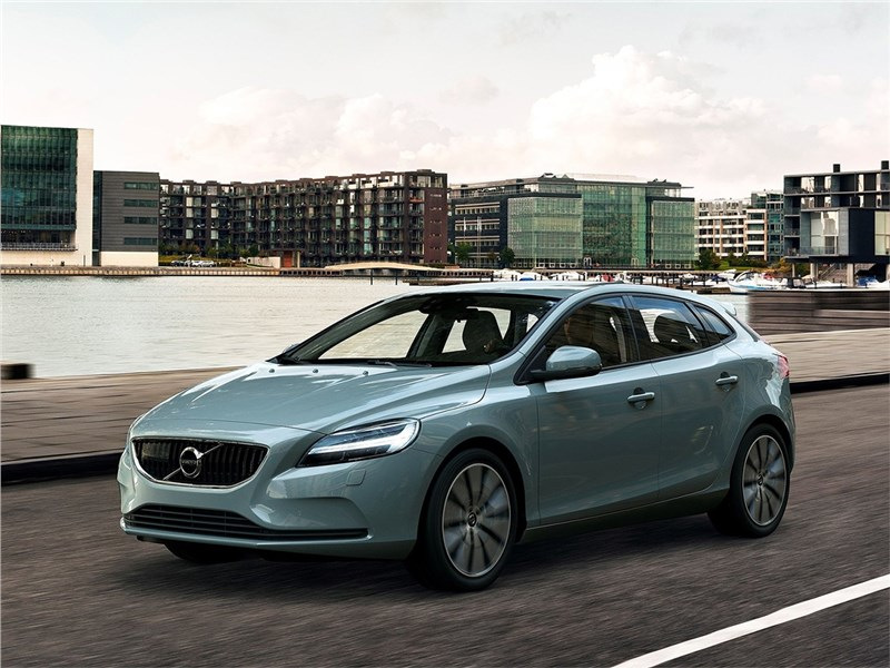 Recenzia päťdverového hatchbacku Volvo V40