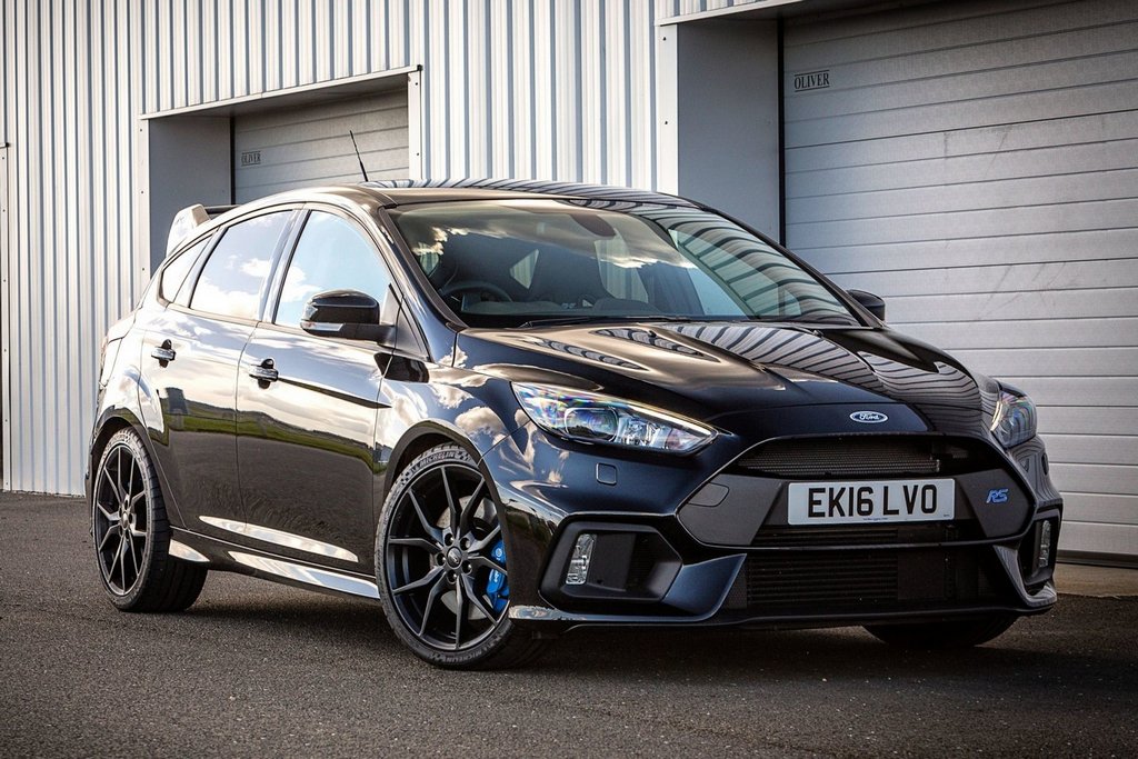 Test nabitej verzie hatchbacku Ford Focus RS