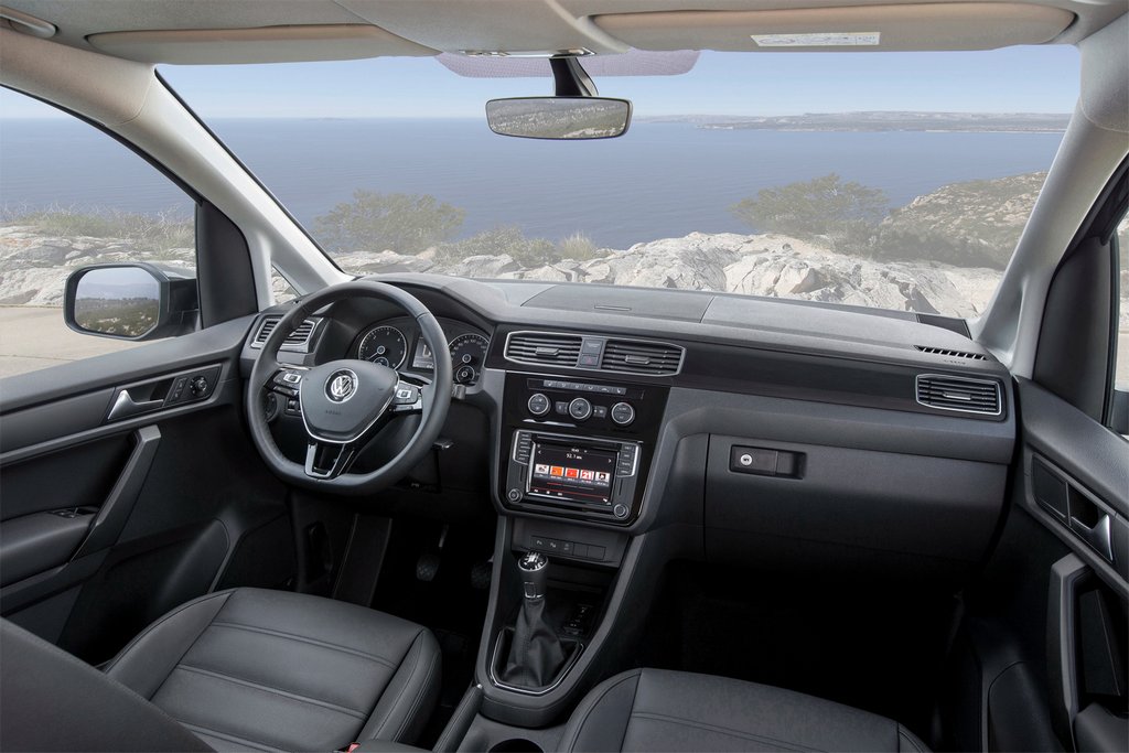 Recenzia kompaktného minivanu Volkswagen Caddy štvrtej generácie