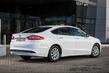 Recenzia stredne veľkého sedanu Ford Mondeo fotografia 8