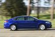 Recenzia stredne veľkého sedanu Ford Mondeo fotografia 4