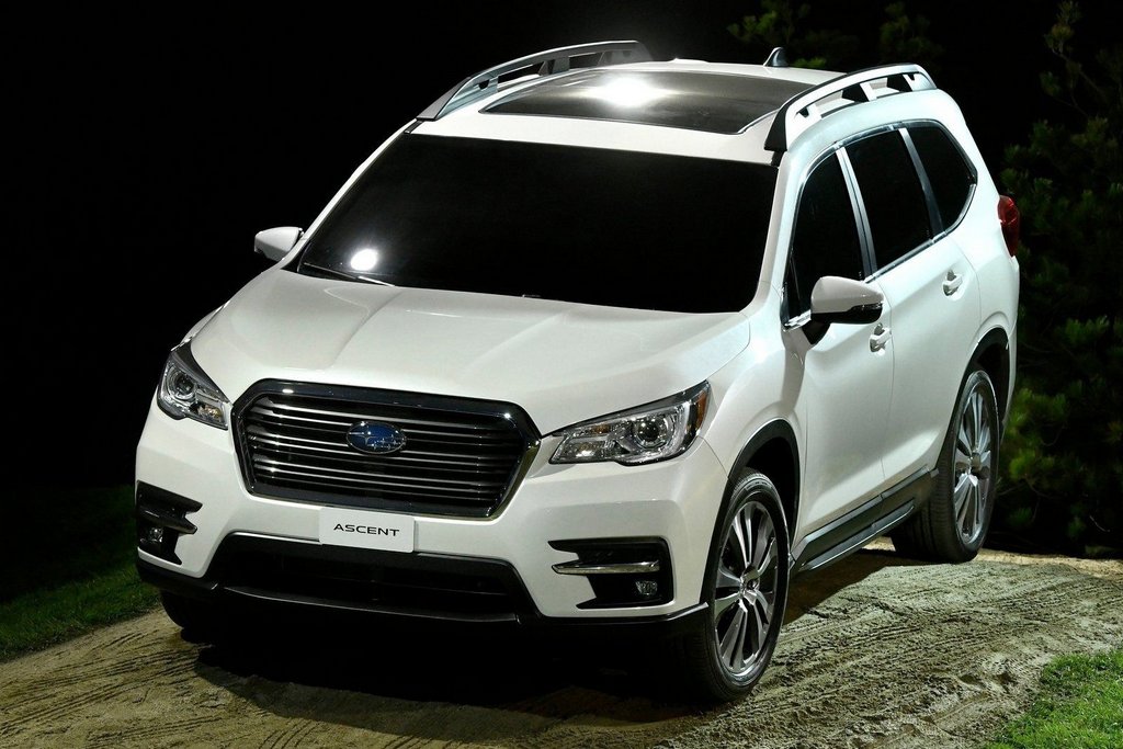 Vlajkový pohon všetkých kolies crossover Subaru Ascent