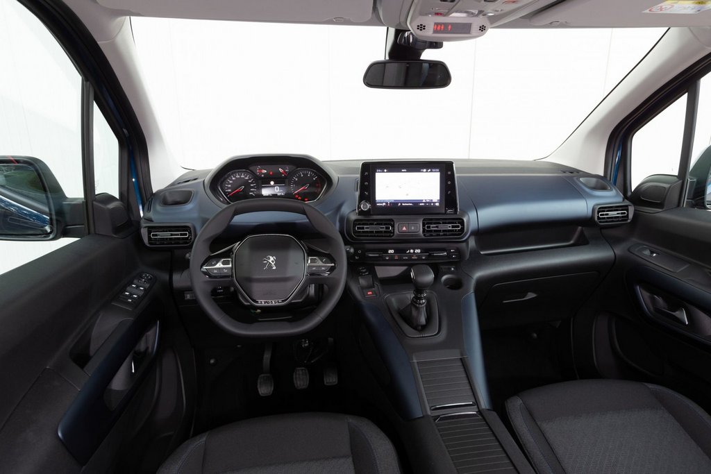 Recenzia nového kompaktného vanu Peugeot Rifter