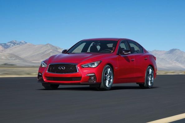 Aktualizovaná verzia prémiového sedanu Infiniti Q50 Fotografia 11