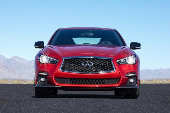 Aktualizovaná verzia prémiového sedanu Infiniti Q50 Fotografia 3