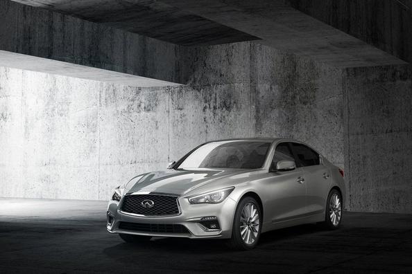 Aktualizovaná verzia prémiového sedanu Infiniti Q50 Fotografia 2