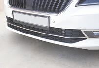 Skoda Superb 2015–2024 Ochranné chrómové lišty na predný nárazník OmsaLine (3 ks, nerez) fotografia 1