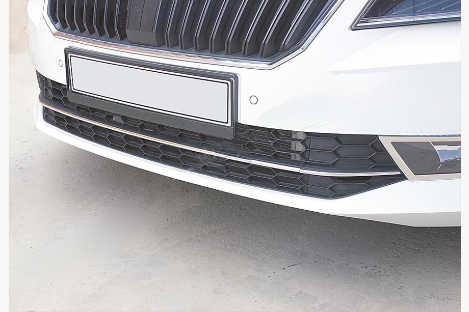 Skoda Superb 2015–2024 Ochranné chrómové lišty na predný nárazník OmsaLine (3 ks, nerez) Image