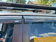 Toyota Hilux 2015– Okenné deflektory s chrómovou lištou (4 ks, Niken) fotografia 8
