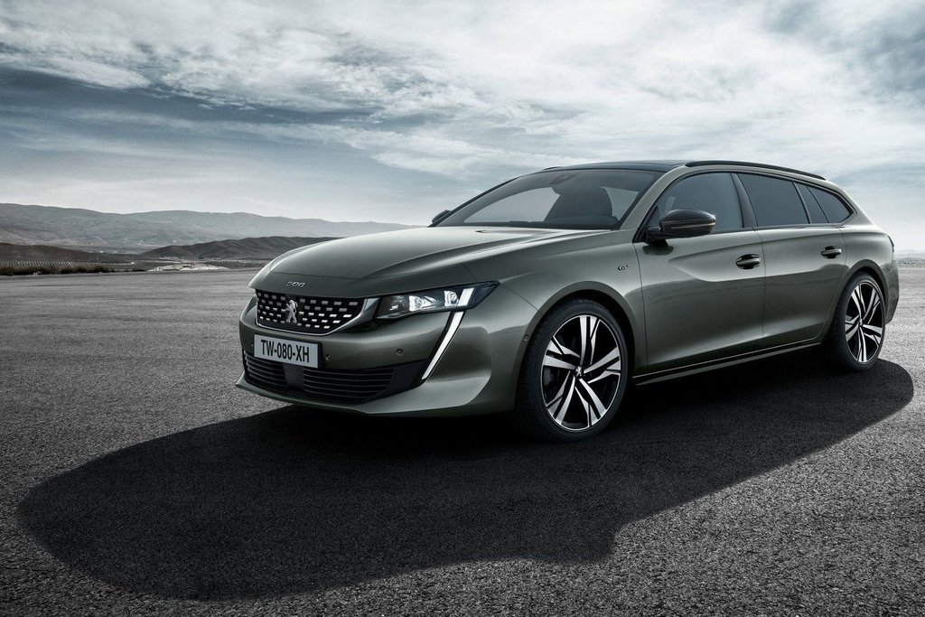 Recenzia druhej generácie kombi Peugeot 508 SW