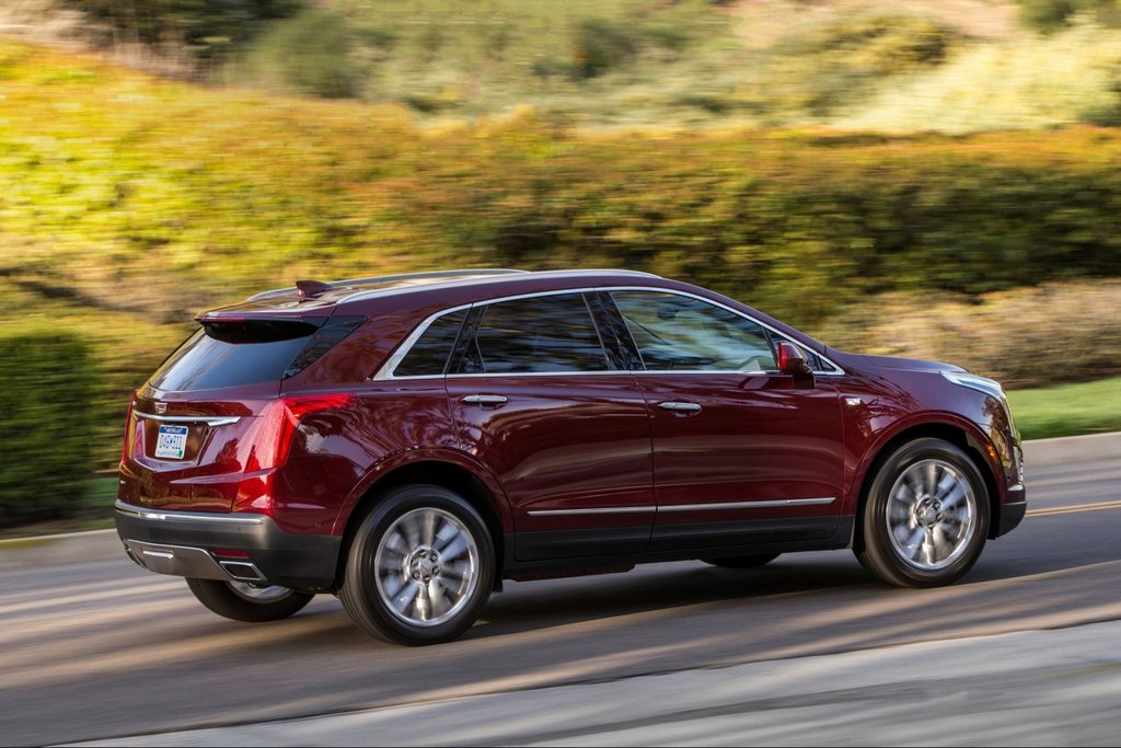 Stredne veľký luxusný crossover Cadillac XT5