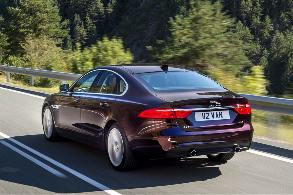 Druhá generácia prémiového sedanu Jaguar XF