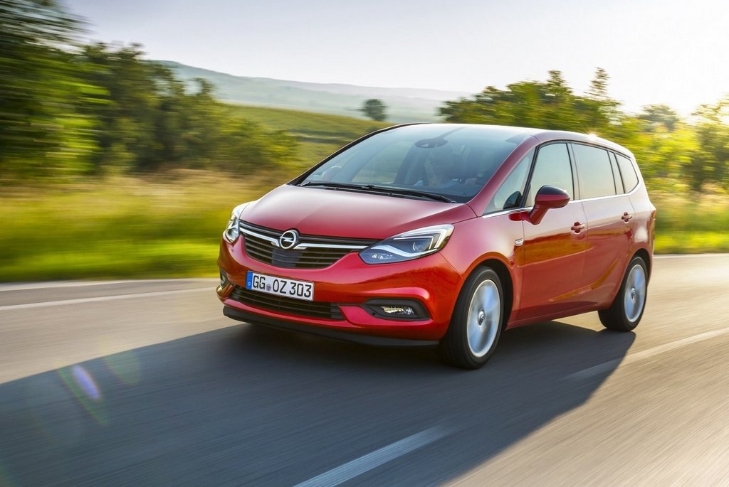 Recenzia kompaktného minivanu Opel Zafira