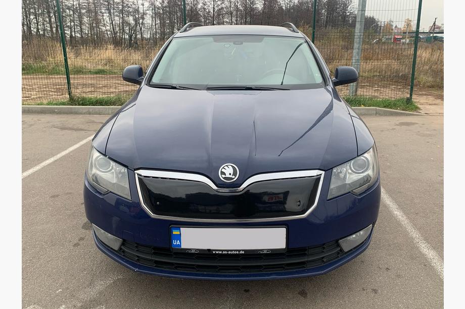 Skoda Superb 2009–2015 Zimná clona na masku chladiča (horná, 2013-2015) Lesklá Image
