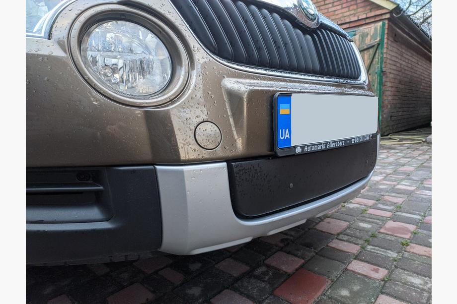 Skoda Yeti 2009–2017 Zimná clona na masku chladiča (spodná, 2009-2013) Lesklá Fotografia 3