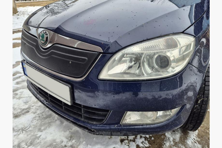 Skoda Roomster 2006–2015 Zimná clona na masku chladiča (2010+, horná) Lesklá Fotografia 2