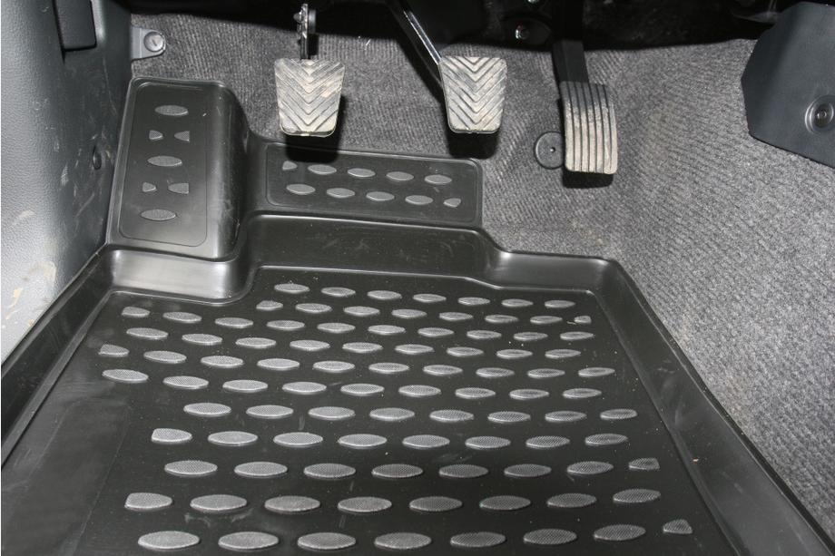 Mitsubishi L200 2015–2024 Gumové 3D rohože do interiéru (4 ks, Novline) Ekonomická výbava Fotografia 4