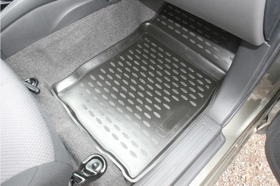 Mitsubishi L200 2015–2024 Gumové 3D rohože do interiéru (4 ks, Novline) Ekonomická výbava Fotografia 5
