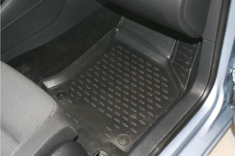 Volkswagen Golf 6 2008–2014 Gumové 3D rohože do interiéru (4 ks, Novline) Fotografia 4
