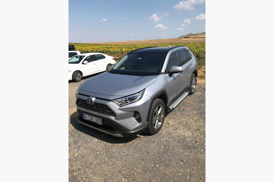 Toyota Rav 4 2019–2025 Bočné nášľapy Allmond Grey (2 ks, hliník) Fotografia 3