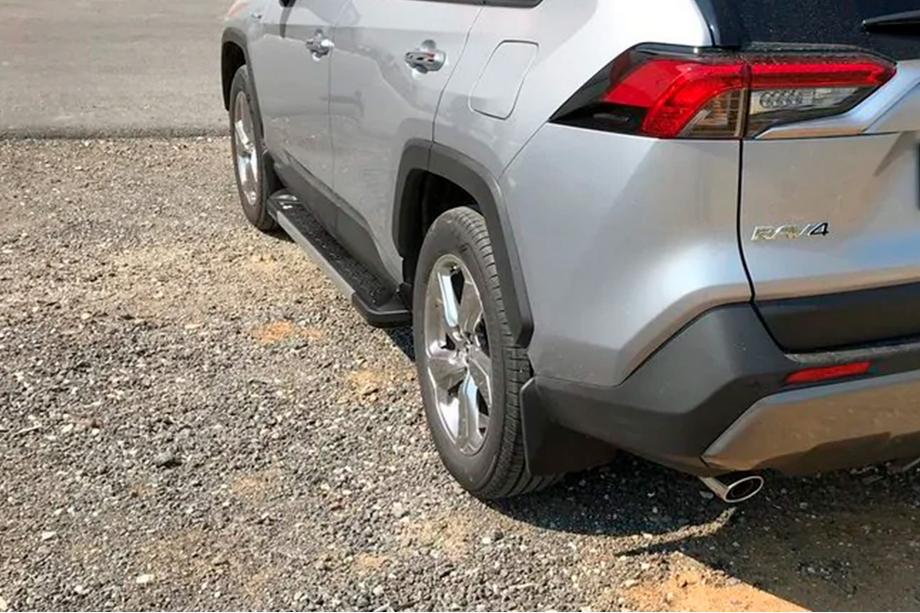 Toyota Rav 4 2019–2025 Bočné nášľapy RedLine V1 (2 ks, hliník) Fotografia 5