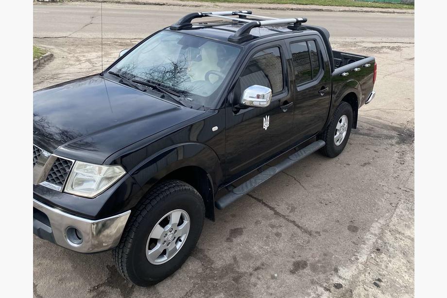 Nissan Navara 2006–2015 Strešné lyžiny s priečnikmi (2 ks, chróm) Image