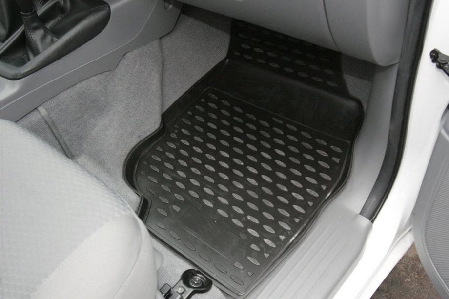 Toyota Hilux 2006–2015 (2008↗) Gumové rohože do interiéru (4 ks, Novline) Fotografia 4