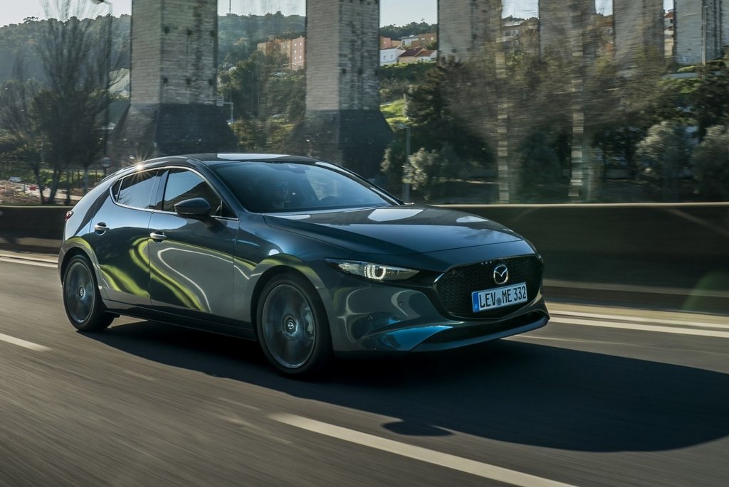 Kompaktný hatchback Mazda 3 štvrtej generácie