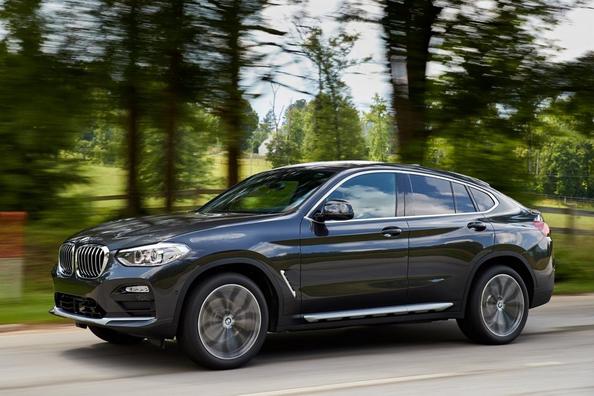 Druhá generácia stredne veľkého crossovera BMW X4 Fotografia 13