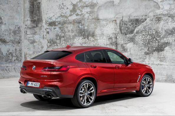 Druhá generácia stredne veľkého crossovera BMW X4 Fotografia 12