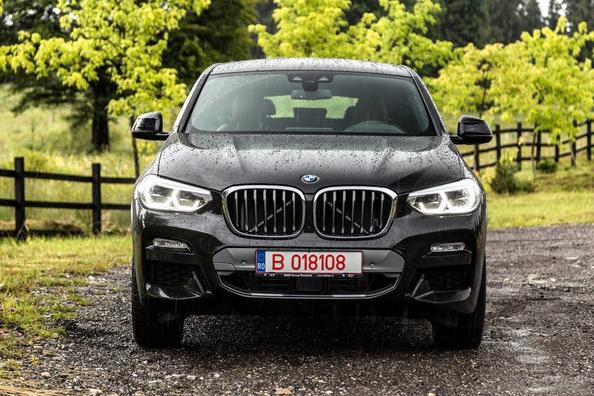Druhá generácia stredne veľkého crossovera BMW X4 Fotografia 3