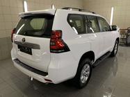 Toyota Land Cruiser Prado 150 2009–2023 Strešné lyžiny – turecký dizajn (čierne, 2 ks) kovové montážne pätky fotografia 5