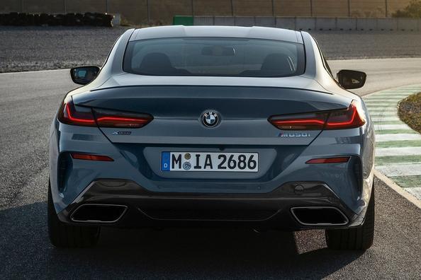 Recenzia druhej generácie BMW 8-Series Coupe Fotografia 14
