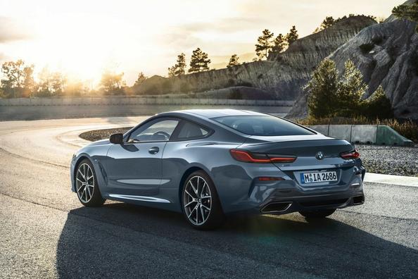 Recenzia druhej generácie BMW 8-Series Coupe Fotografia 11