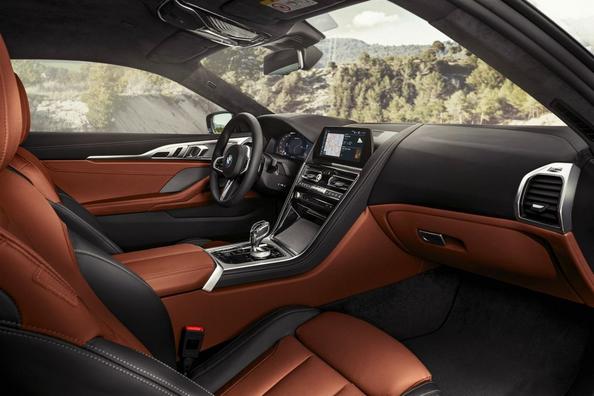 Recenzia druhej generácie BMW 8-Series Coupe Fotografia 9