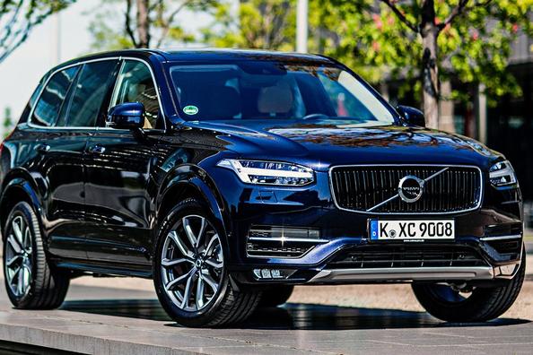 Stredne veľký crossover Volvo XC90 druhej generácie