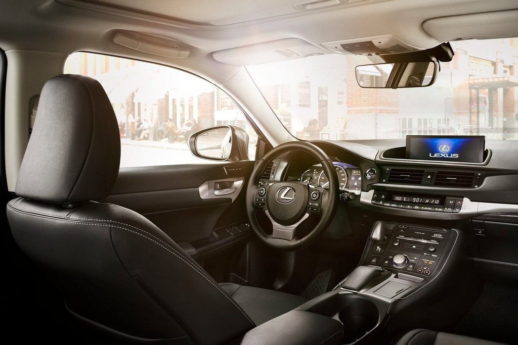 Kompaktný hybridný hatchback Lexus CT 200h