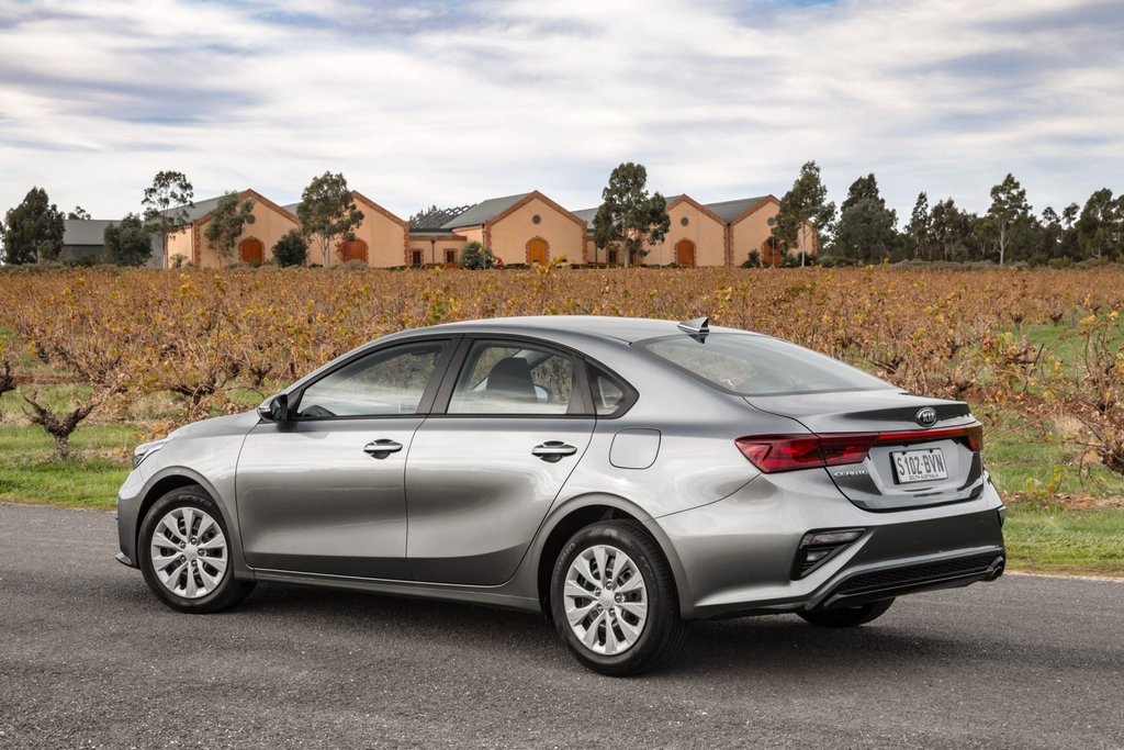 Kompaktný sedan Kia Cerato štvrtej generácie