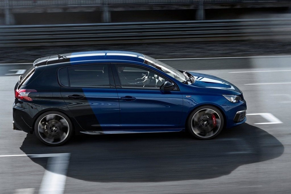 Test päťdverového hot hatchu Peugeot 308 GTi