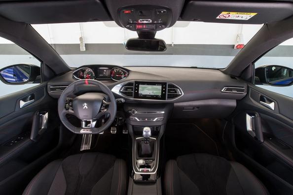 Test päťdverového hot hatchu Peugeot 308 GTi Fotografia 9