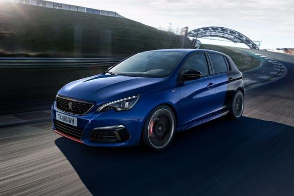 Test päťdverového hot hatchu Peugeot 308 GTi Fotografia 6