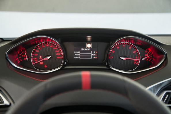 Test päťdverového hot hatchu Peugeot 308 GTi Fotografia 8