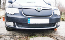 Skoda Superb 2009–2015 Zimná clona na masku chladiča (spodná, 2008-2013) Lesklá fotografia 5