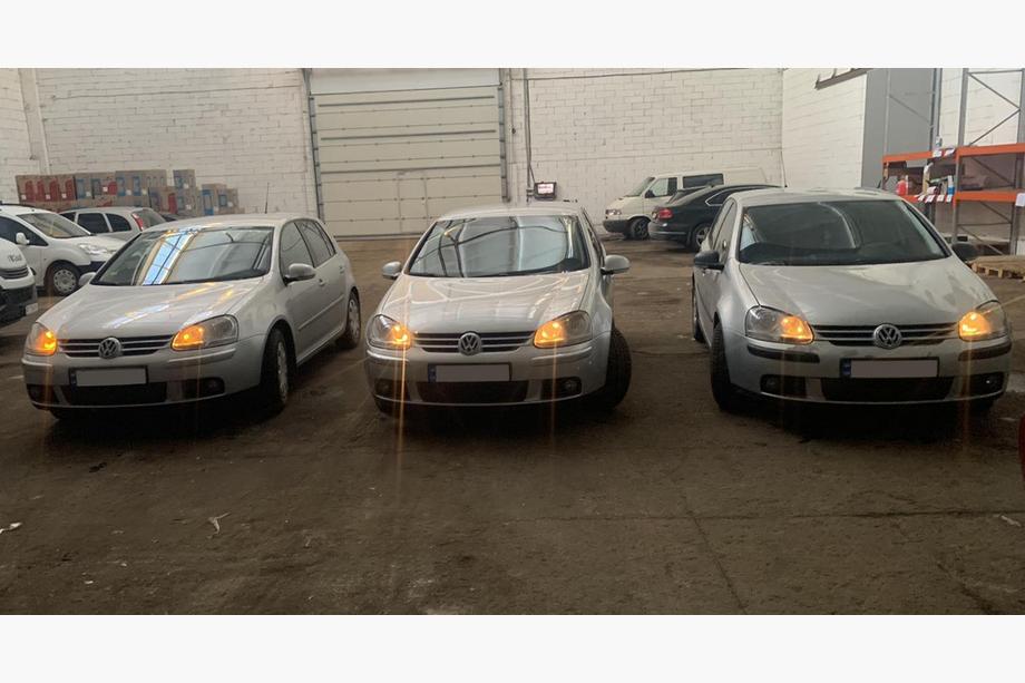 Volkswagen Touran 2003–2010 Spodná zimná mriežka, 2003-2006) Matná Fotografia 6
