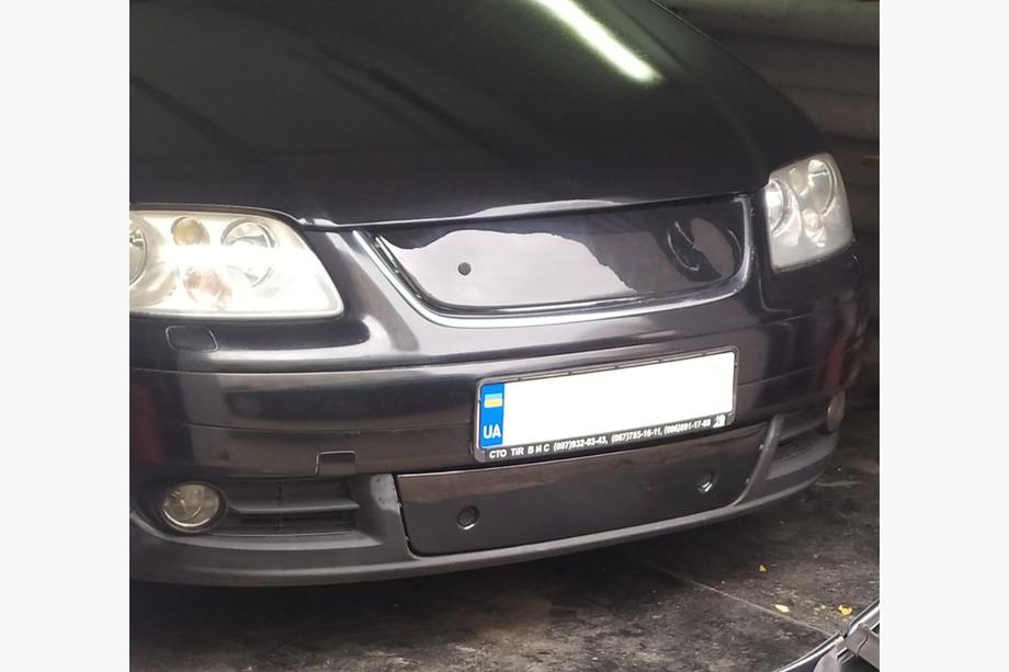 Volkswagen Touran 2003–2010 Spodná zimná mriežka, 2003-2006) Matná Fotografia 3