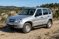 Chevrolet Niva 1998–2020 Bočné prahy Fullmond (2 ks, hliník) fotografia 1