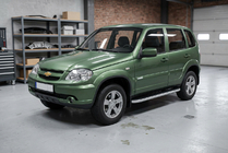 Chevrolet Niva 1998–2020 Bočné nášľapy Tayga Grey (2 ks, hliník) fotografia 1
