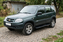 Chevrolet Niva 1998–2020 Bočné nášľapy Bosphore Black (2 ks, hliník) fotografia 1